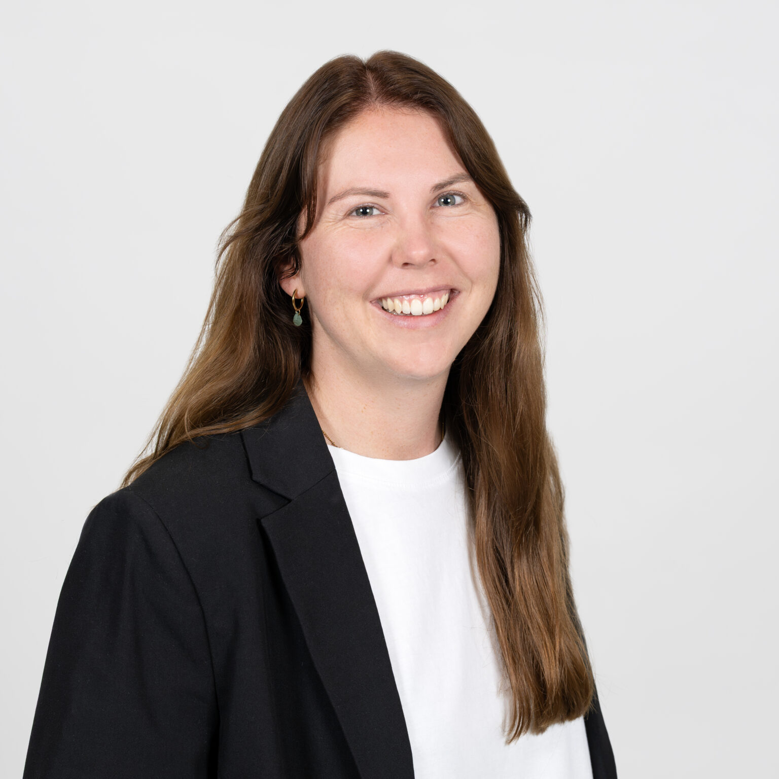 Nadine Bearbeitet Grau